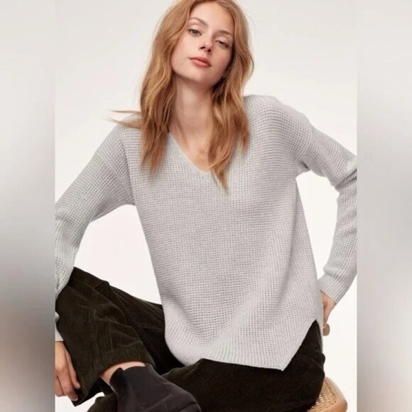 Wilfred Free Aritzia Wolter Waffle Knit Italian Merino Wool V-Neck Sweater Sz M - Picture 3 of 13